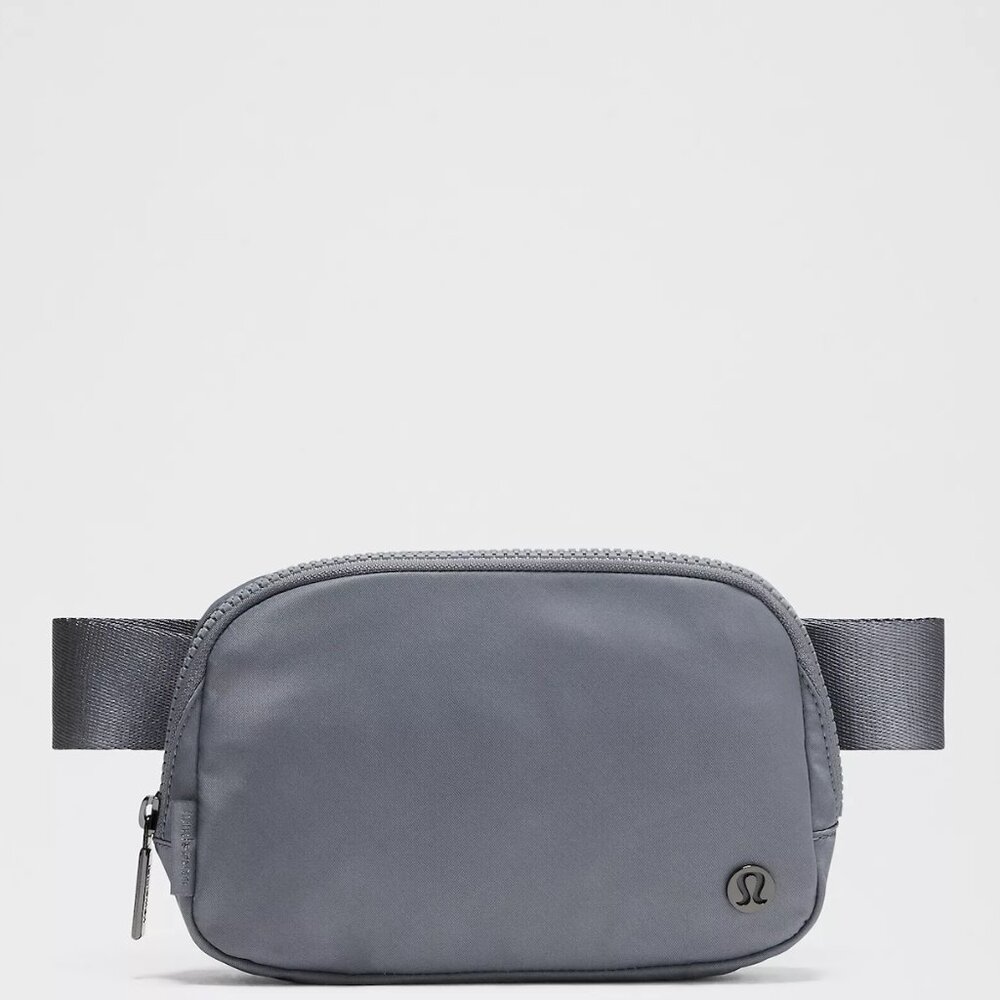 Everywhere Belt Bag with Long Strap 1L Traverse Grey NWT